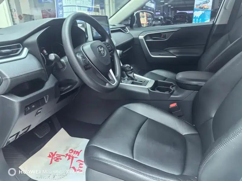2021 Toyota RAV4 2.0L CVT 2WD Urban Edition — миниатюра 8