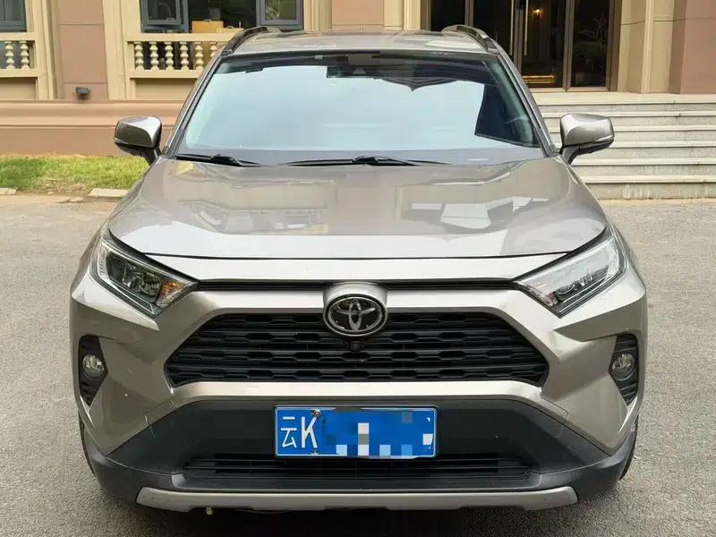 RAV4 2020 2.0L CVT 2WD Fashion Edition — миниатюра 2