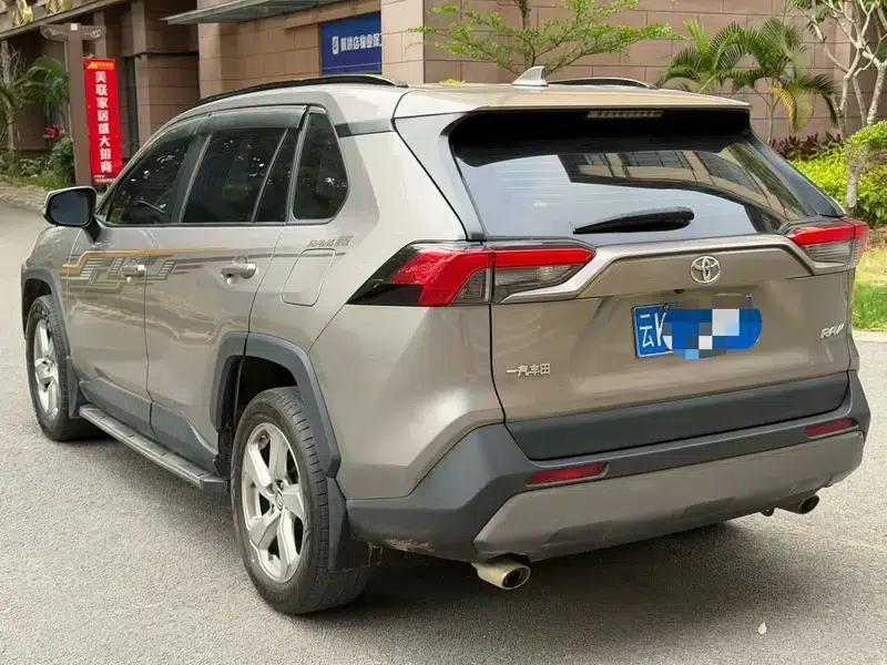 RAV4 2020 2.0L CVT 2WD Fashion Edition — миниатюра 4