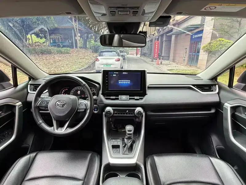 RAV4 2020 2.0L CVT 2WD Fashion Edition — миниатюра 7