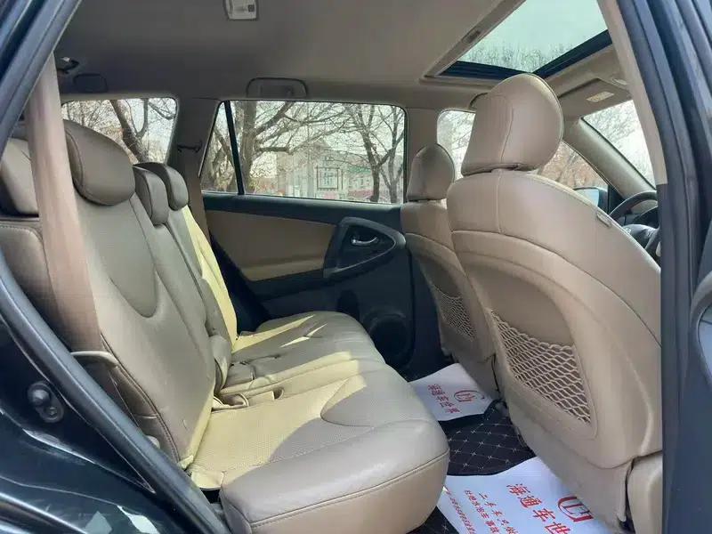 2012 RAV4 Luxury Edition 2.4L Automatic 4WD — миниатюра 9