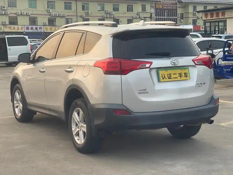 2013 RAV4 2.5L Automatic 4WD Elite Edition — миниатюра 3