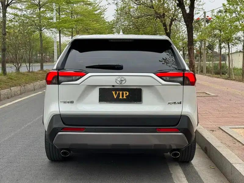 2023 RAV4 2.0L CVT 2WD Fashion Plus Edition — миниатюра 4