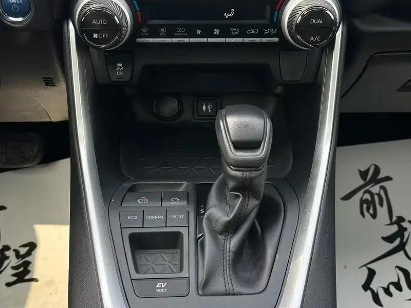 2021 Toyota RAV4 Hybrid 2.5L CVT 2WD Elite Edition — миниатюра 7