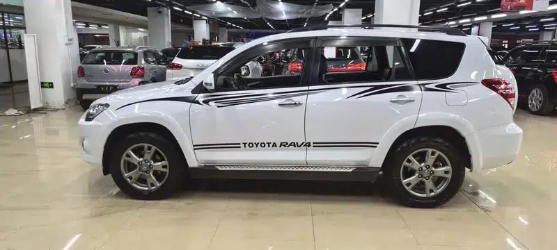 2013 RAV4 Special Edition 2.4L Automatic 4WD Premium — миниатюра 3