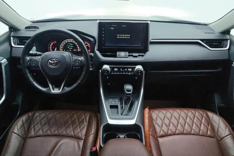 RAV4 2020 2.0L CVT 2WD Fashion Edition — миниатюра 11