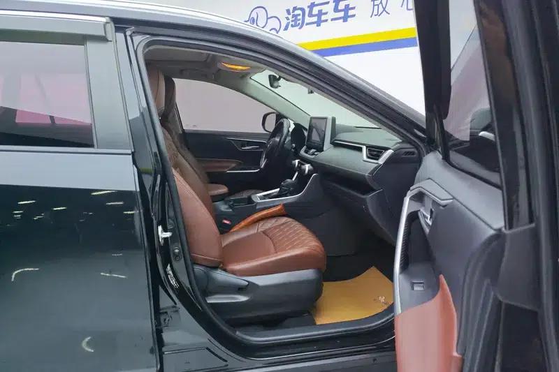 RAV4 2020 2.0L CVT 2WD Fashion Edition — миниатюра 15