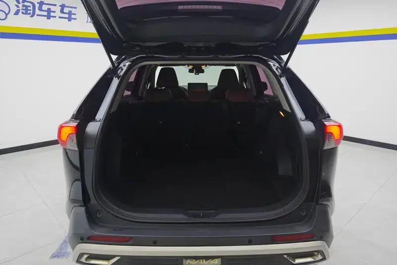 RAV4 2020 2.0L CVT 2WD Fashion Edition — миниатюра 17