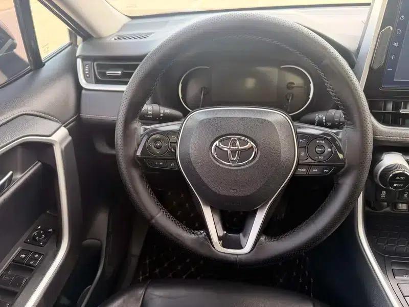 RAV4 2020 2.0L CVT 2WD Fashion Plus Edition — миниатюра 13