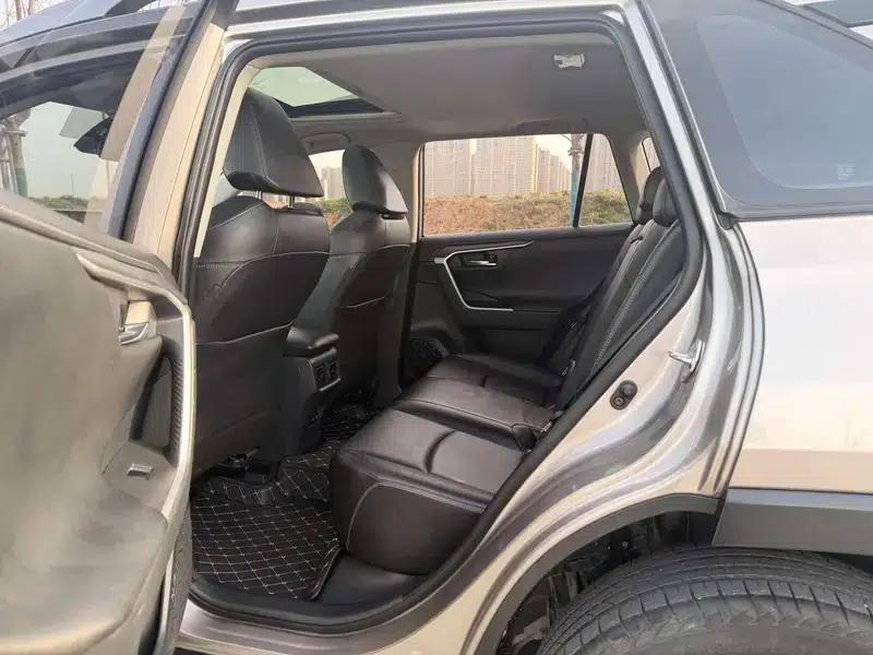 RAV4 2020 2.0L CVT 2WD Fashion Plus Edition — миниатюра 15