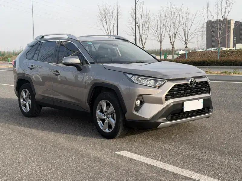 RAV4 2020 2.0L CVT 2WD Fashion Plus Edition — миниатюра 3