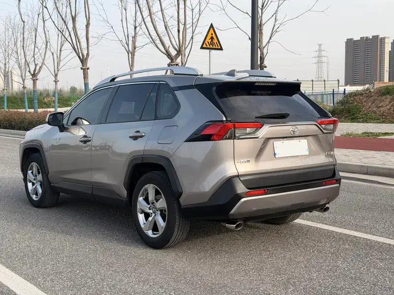 RAV4 2020 2.0L CVT 2WD Fashion Plus Edition — миниатюра 5