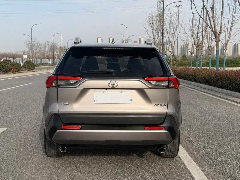 RAV4 2020 2.0L CVT 2WD Fashion Plus Edition — миниатюра 6