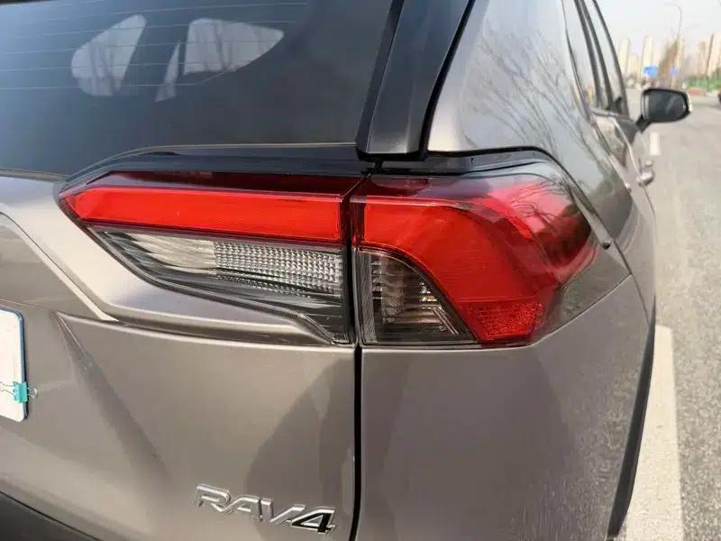 RAV4 2020 2.0L CVT 2WD Fashion Plus Edition — миниатюра 10