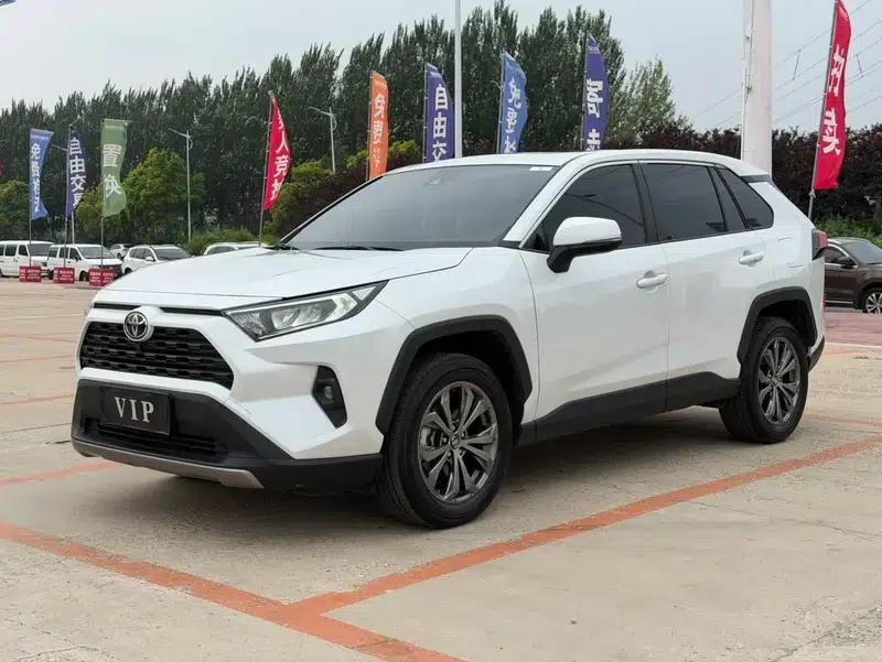 2024 RAV4 2.0L CVT 2WD Fashion Edition — миниатюра 1