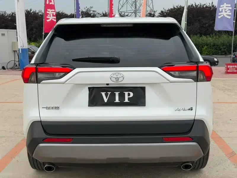 2024 RAV4 2.0L CVT 2WD Fashion Edition — миниатюра 5