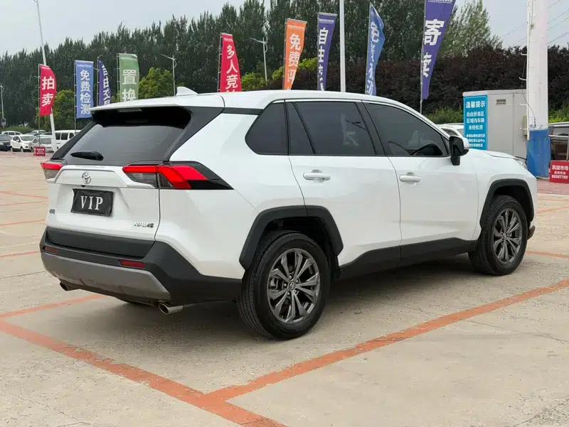 2024 RAV4 2.0L CVT 2WD Fashion Edition — миниатюра 6