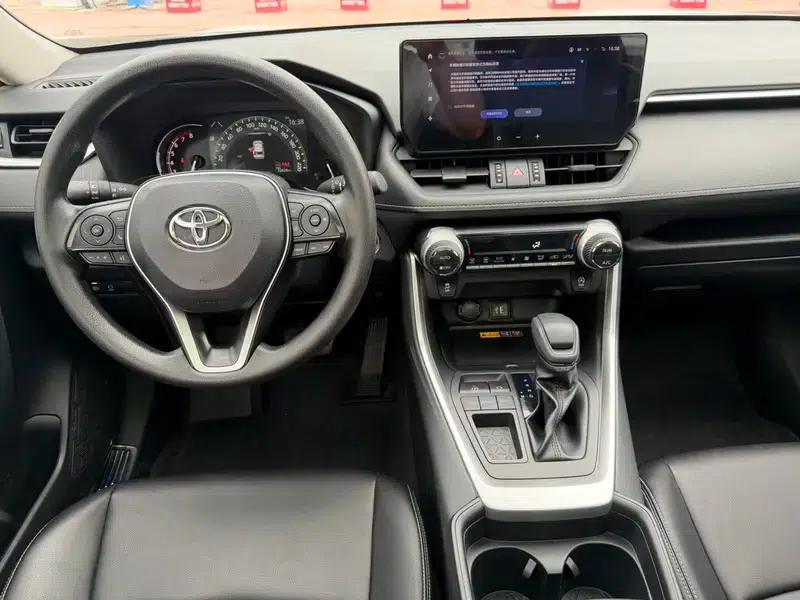2024 RAV4 2.0L CVT 2WD Fashion Edition — миниатюра 7