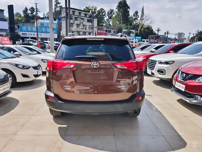 2015 RAV4 2.5L Automatic 4WD Elite Edition — миниатюра 5