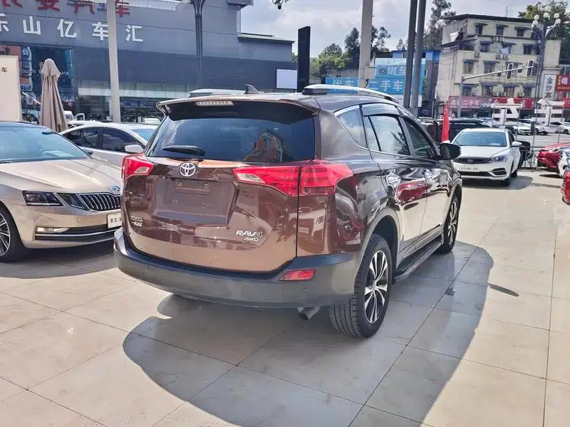 2015 RAV4 2.5L Automatic 4WD Elite Edition — миниатюра 6