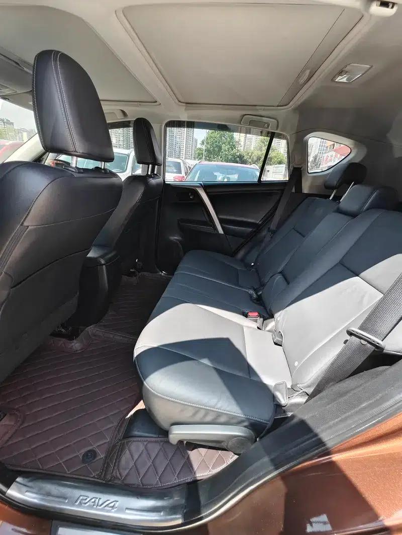 2015 RAV4 2.5L Automatic 4WD Elite Edition — миниатюра 7