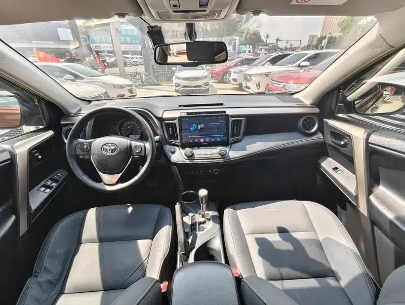 2015 RAV4 2.5L Automatic 4WD Elite Edition — миниатюра 8