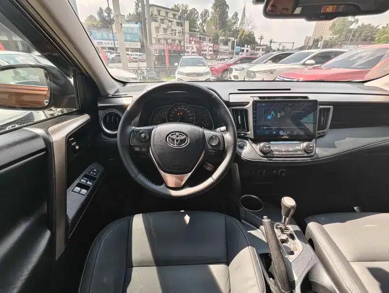 2015 RAV4 2.5L Automatic 4WD Elite Edition — миниатюра 9
