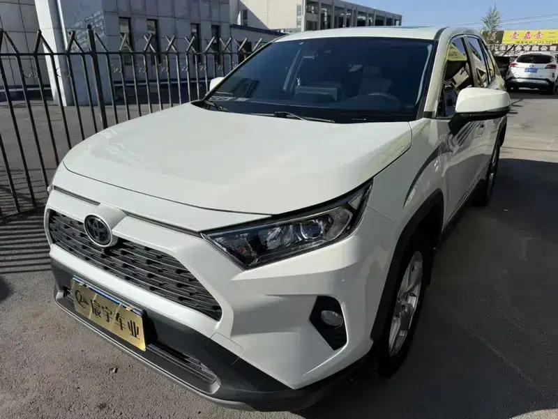 2020 RAV4 2.0L CVT 4WD Premium Edition — миниатюра 1
