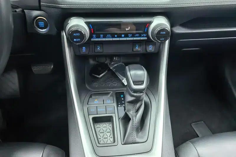 RAV4 2020 2.0L CVT 2WD Fashion Plus Edition — миниатюра 14