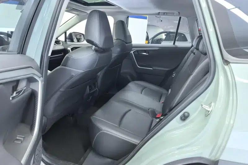 RAV4 2020 2.0L CVT 2WD Fashion Plus Edition — миниатюра 15