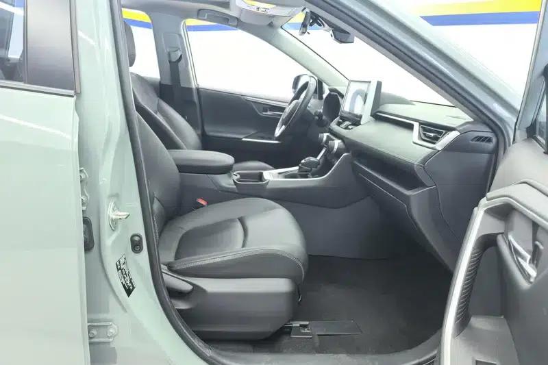 RAV4 2020 2.0L CVT 2WD Fashion Plus Edition — миниатюра 9