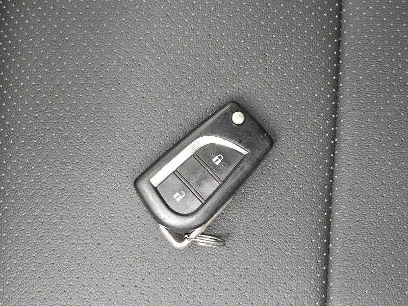 2013 RAV4 2.0L CVT 2WD Urban Edition — миниатюра 11
