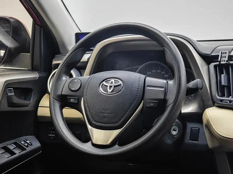 2013 RAV4 2.0L CVT 2WD Urban Edition — миниатюра 16
