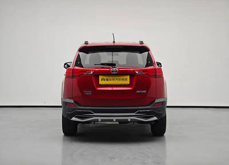 2013 RAV4 2.0L CVT 2WD Urban Edition — миниатюра 6