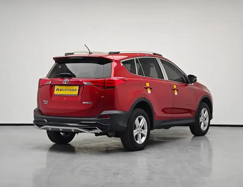 2013 RAV4 2.0L CVT 2WD Urban Edition — миниатюра 7