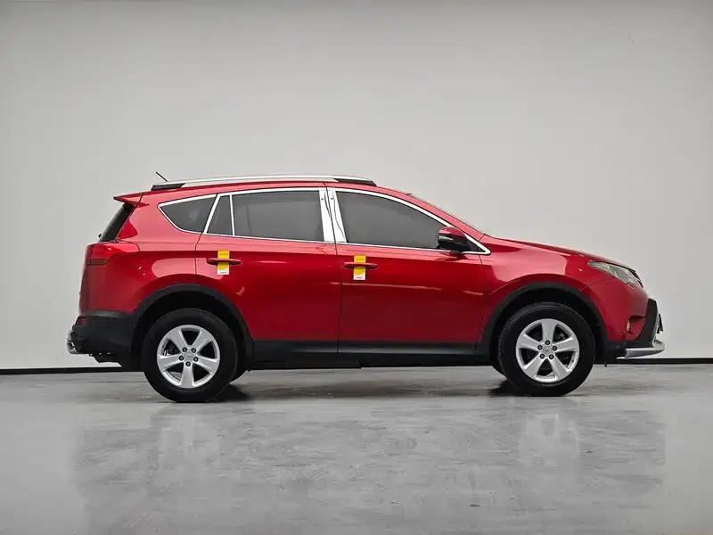 2013 RAV4 2.0L CVT 2WD Urban Edition — миниатюра 8