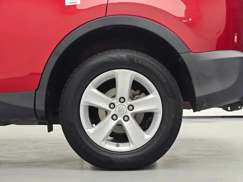 2013 RAV4 2.0L CVT 2WD Urban Edition — миниатюра 9