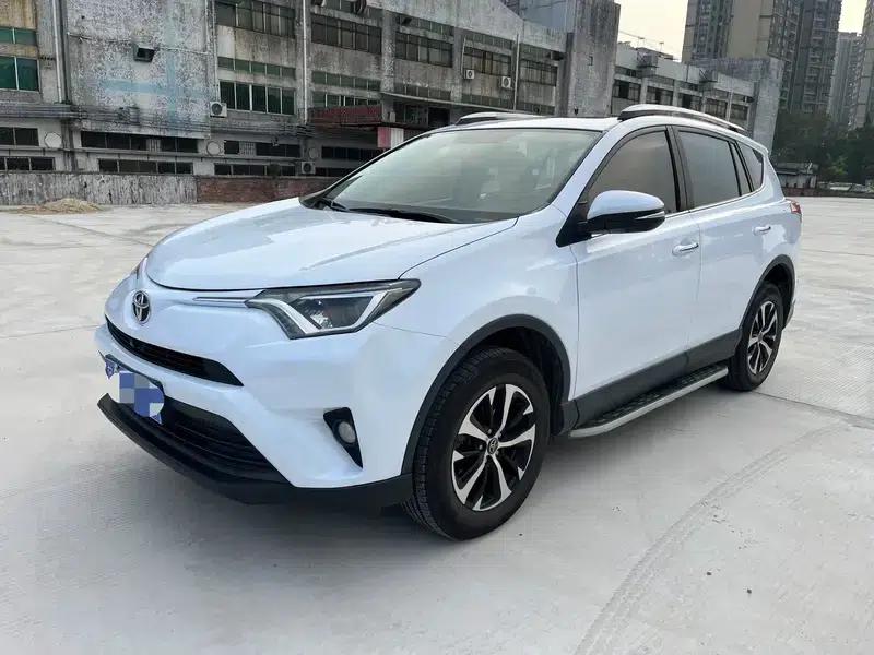 2016 RAV4 2.0L CVT 2WD Fashion Edition — миниатюра 1