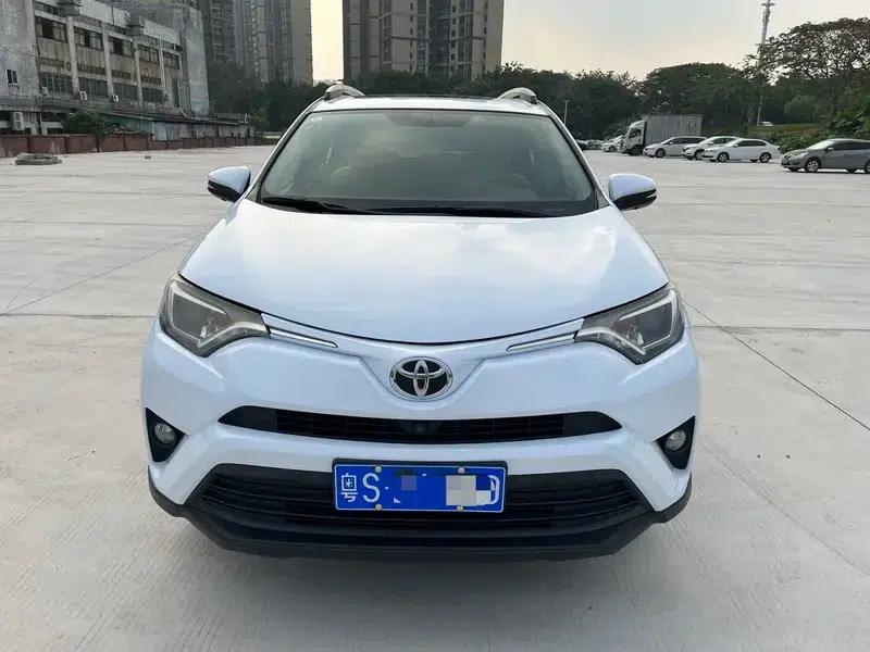 2016 RAV4 2.0L CVT 2WD Fashion Edition — миниатюра 2
