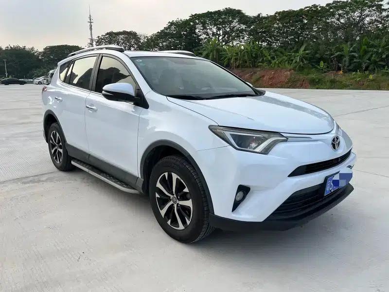 2016 RAV4 2.0L CVT 2WD Fashion Edition — миниатюра 3