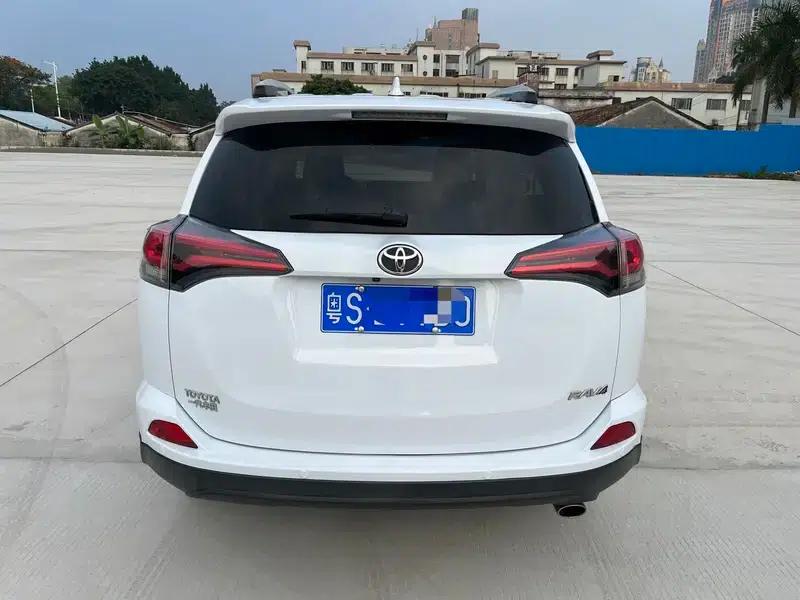 2016 RAV4 2.0L CVT 2WD Fashion Edition — миниатюра 5