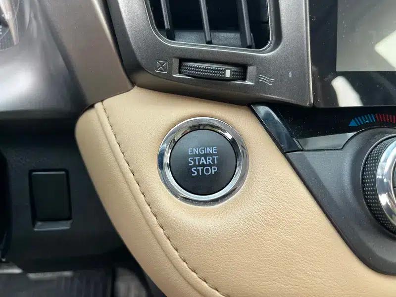 2016 RAV4 2.0L CVT 2WD Fashion Edition — миниатюра 9