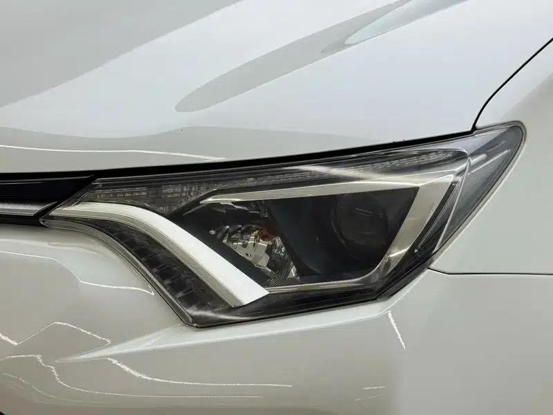 2016 RAV4 2.0L CVT 2WD Urban Edition — миниатюра 12