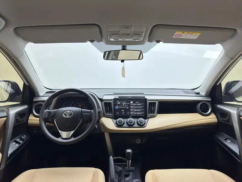 2016 RAV4 2.0L CVT 2WD Urban Edition — миниатюра 14