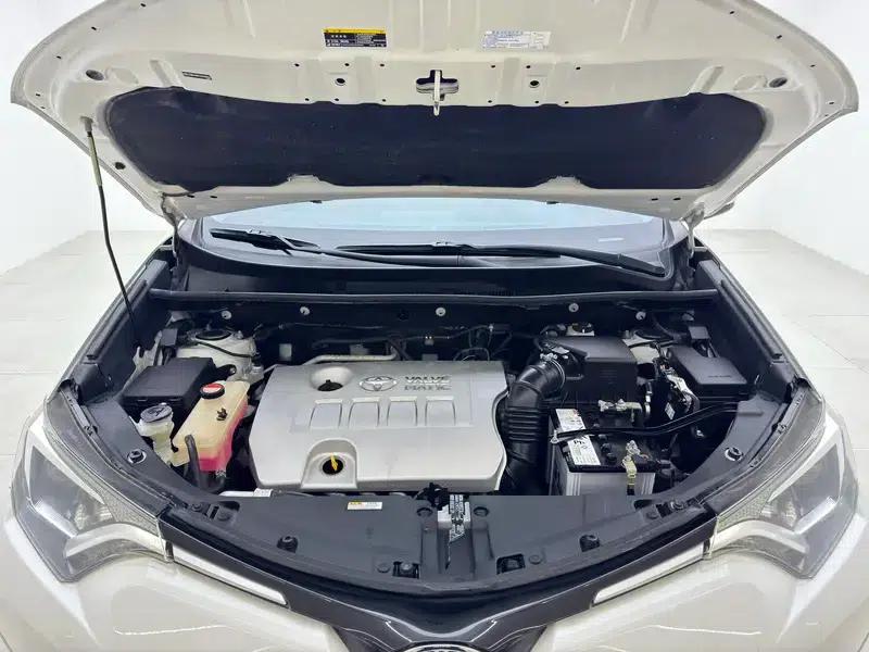 2016 RAV4 2.0L CVT 2WD Urban Edition — миниатюра 10