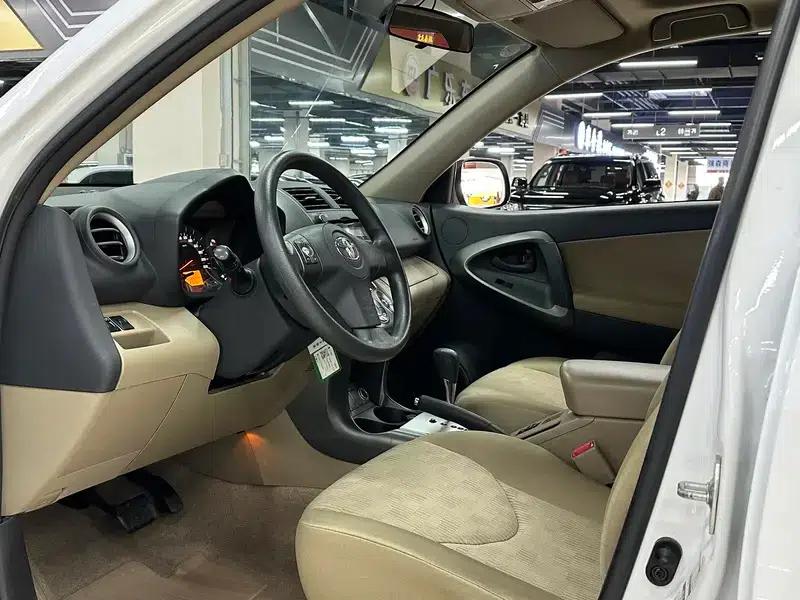 2012 RAV4 Luxury Edition 2.0L Automatic 4WD — миниатюра 10