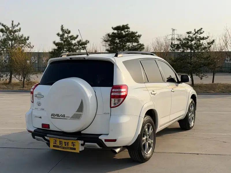 2013 RAV4 Special Edition 2.4L Automatic 4WD Premium — миниатюра 6