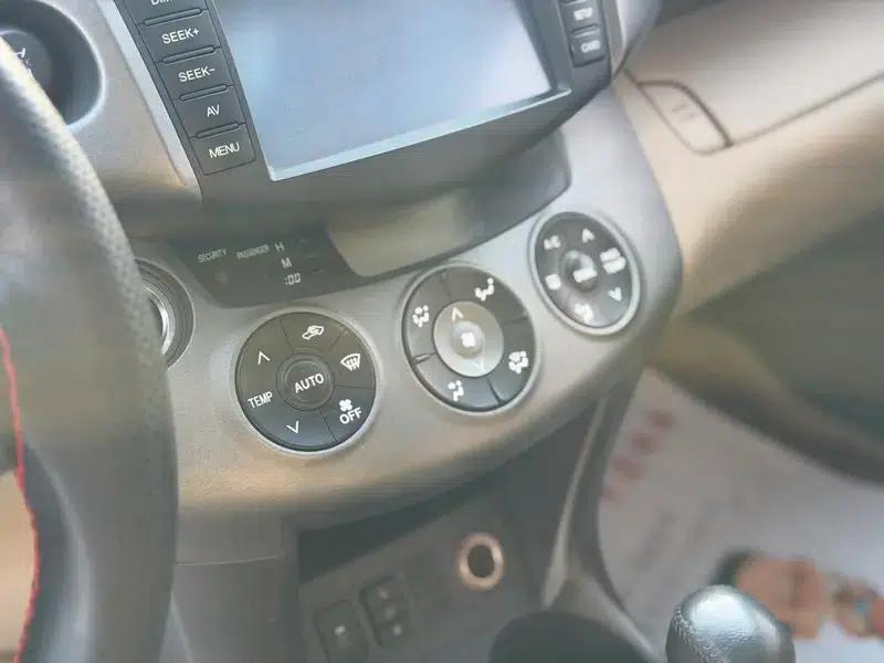 2013 RAV4 Special Edition 2.4L Automatic 4WD Premium — миниатюра 9