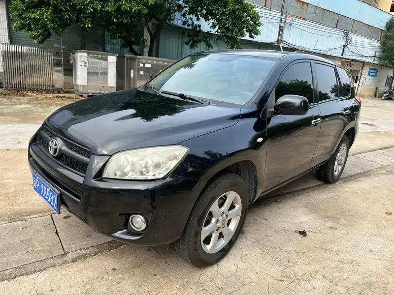 2011 RAV4 2.0L Automatic Classic Edition — миниатюра 1