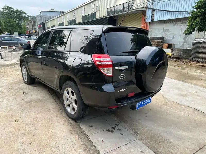 2011 RAV4 2.0L Automatic Classic Edition — миниатюра 3